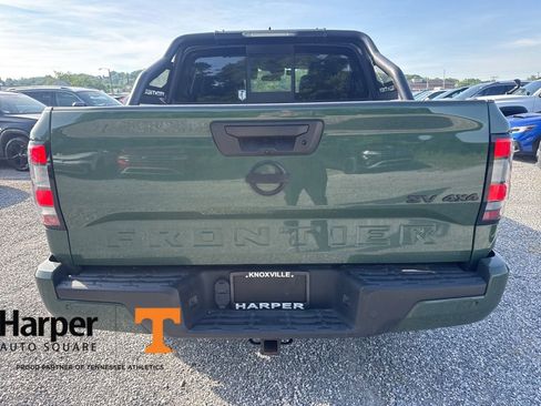 Used 2022 Nissan Frontier SV AWD/4WD image 4