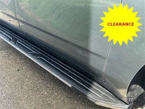 Used 2023 Chevrolet Suburban LT image 14