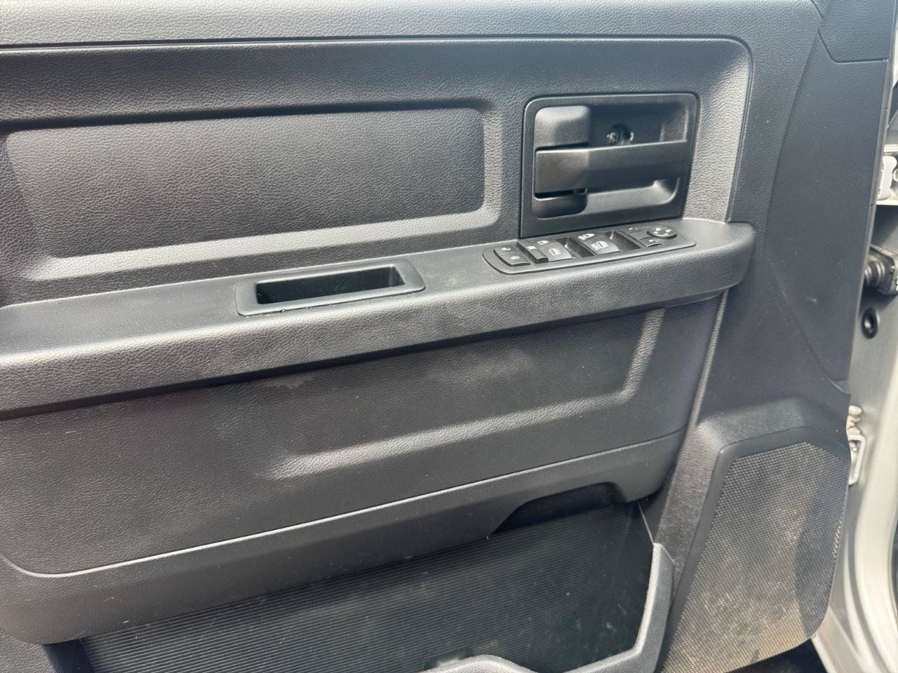 Used 2017 RAM 1500 Express AWD/4WD image 21