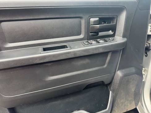 Used 2017 RAM 1500 Express AWD/4WD image 21