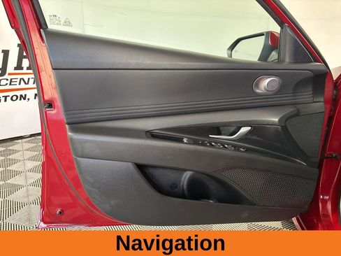 Used 2025 Hyundai Elantra SEL FWD image 8