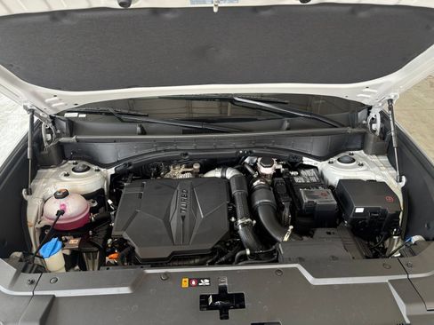 Used 2025 Hyundai Santa Fe SEL FWD image 34