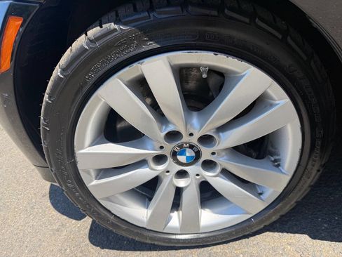 Used 2011 BMW 335i xDrive Sedan AWD/4WD image 22