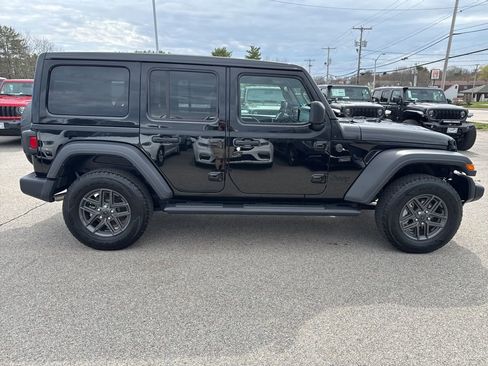 Used 2024 Jeep Wrangler Unlimited Sport AWD/4WD image 6