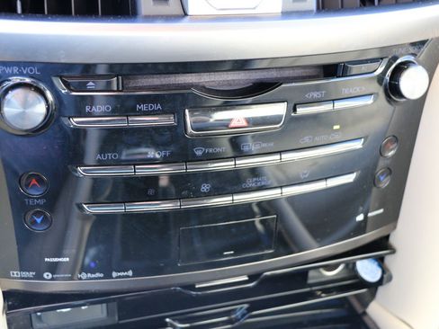 Used 2018 Lexus LX 570 4WD image 24