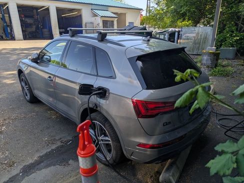 Used 2023 Audi Q5 e Premium Plus w/ Premium Plus Package AWD/4WD image 4