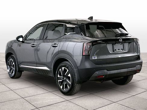 Used 2025 Nissan Kicks SV AWD/4WD image 10