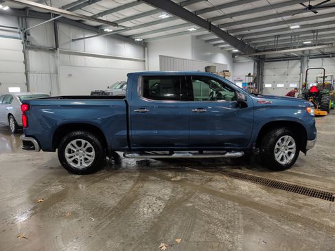 Used 2024 Chevrolet Silverado 1500 LTZ image 2