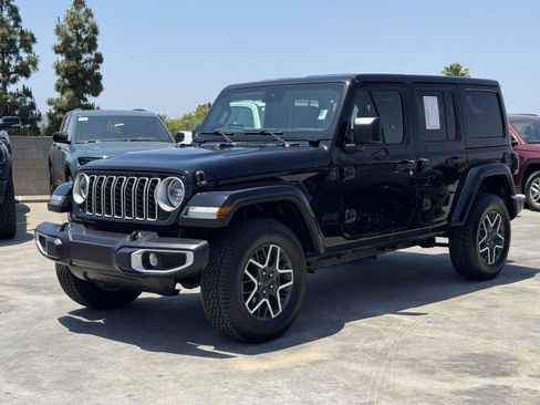 Used 2025 Jeep Wrangler Unlimited Sahara AWD/4WD image 4