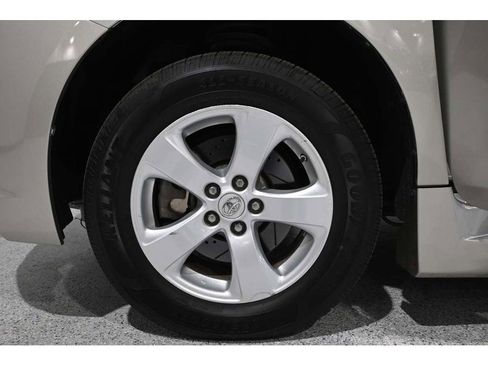 Used 2015 Toyota Sienna LE FWD image 12