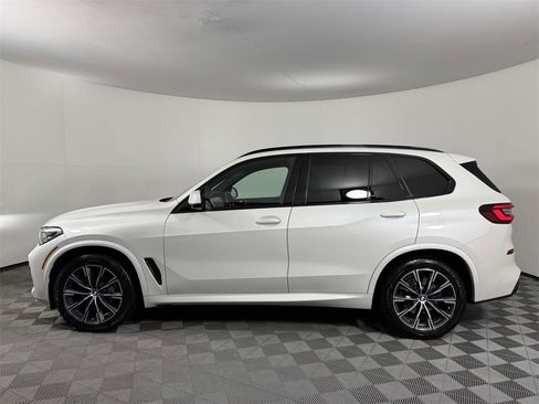 Used 2022 BMW X5 xDrive40i w/ M Sport Package image 11