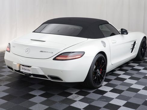Used 2013 Mercedes-Benz SLS AMG GT Roadster image 19