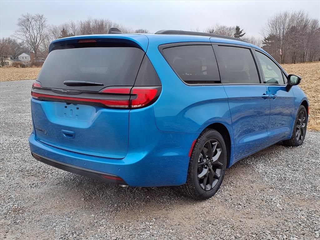 New 2026 Chrysler Pacifica Select w/ S Appearance Package FWD image 27