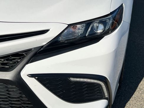 Used 2023 Toyota Camry SE FWD image 11