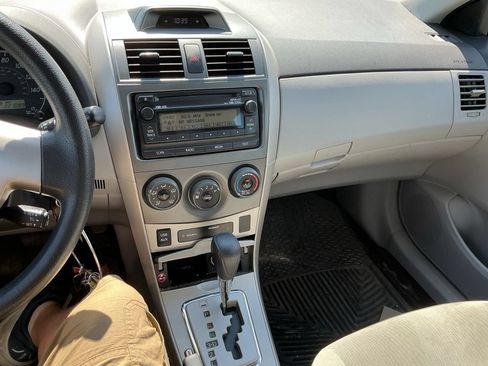 Used 2012 Toyota Corolla LE FWD image 8