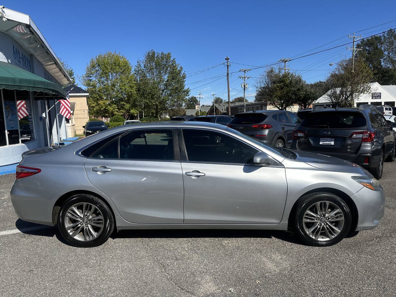 Used 2017 Toyota Camry SE FWD image 6