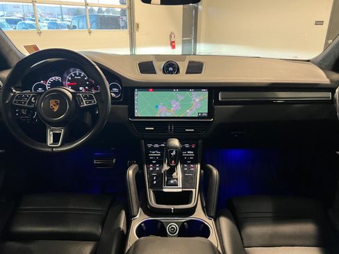 Used 2019 Porsche Cayenne Turbo image 31
