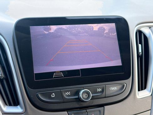 Used 2021 Chevrolet Malibu LS image 28