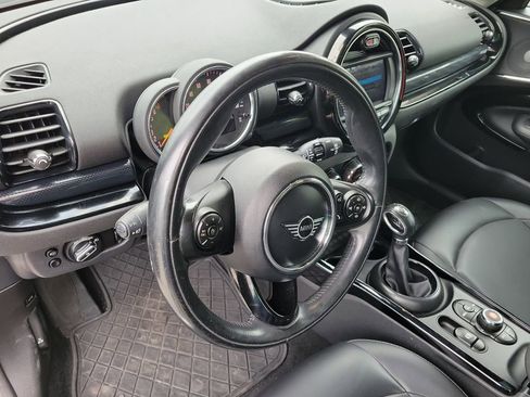 Used 2019 MINI Cooper Clubman ALL4 w/ Premium Package image 22