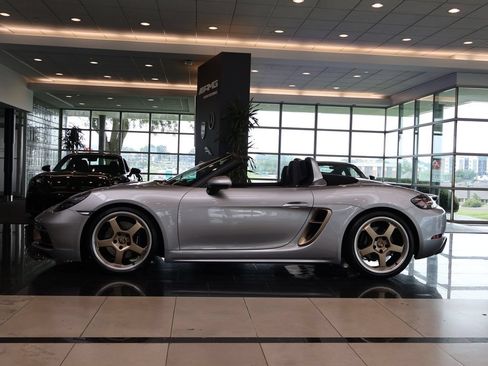 Used 2022 Porsche 718 Boxster RWD image 4