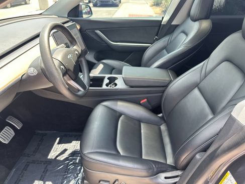 Used 2022 Tesla Model Y Long Range AWD/4WD image 21