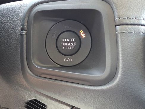 New 2025 Jeep Gladiator Rubicon w/ Convenience Group image 35