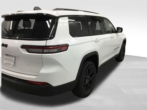 New 2025 Jeep Grand Cherokee L Altitude image 45
