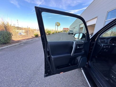 Used 2022 Toyota 4Runner SR5 Premium image 60