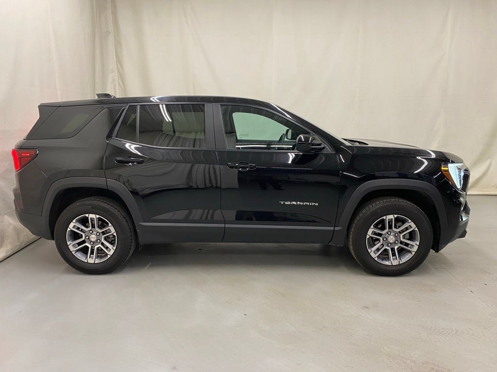Used 2025 GMC Terrain Elevation AWD/4WD image 9