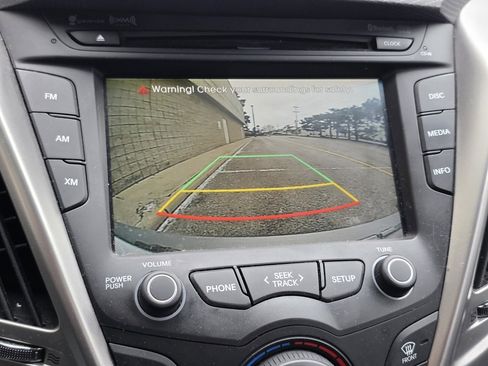 Used 2016 Hyundai Veloster image 27