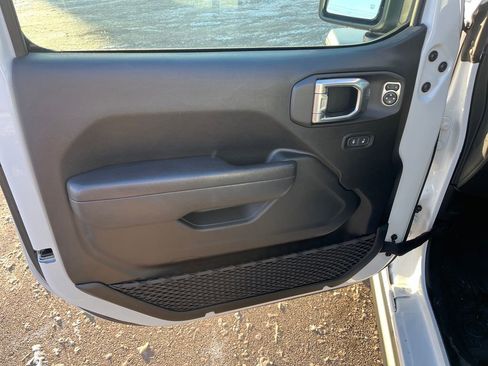 Used 2024 Jeep Wrangler Unlimited image 20