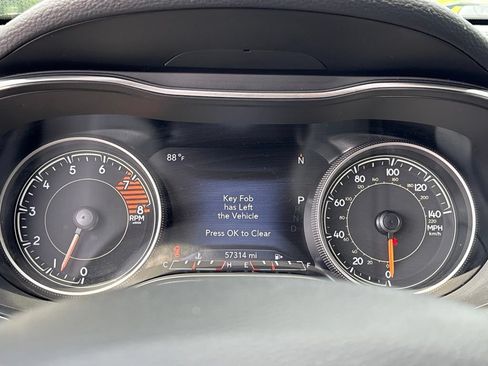 Used 2019 Jeep Cherokee Limited AWD/4WD image 26