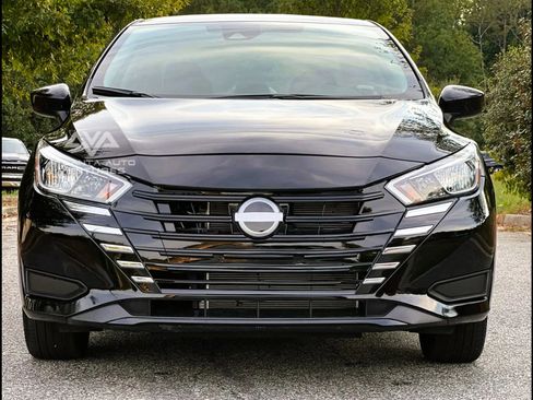 Used 2024 Nissan Versa SV image 5