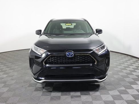 Used 2021 Toyota RAV4 SE image 2