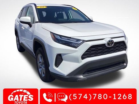 Used 2025 Toyota RAV4 XLE AWD/4WD image 1