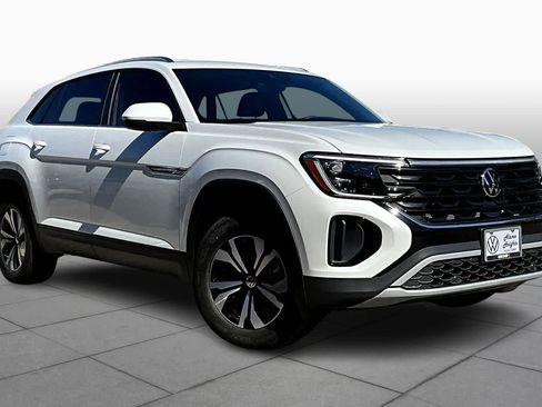 New 2026 Volkswagen Atlas Cross Sport SE FWD image 2