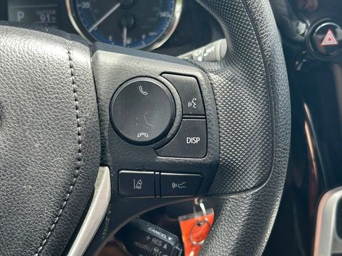 Used 2019 Toyota Corolla LE FWD image 31