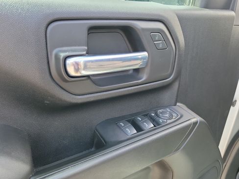 Used 2022 Chevrolet Silverado 2500 Custom w/ Custom Value Package AWD/4WD image 19