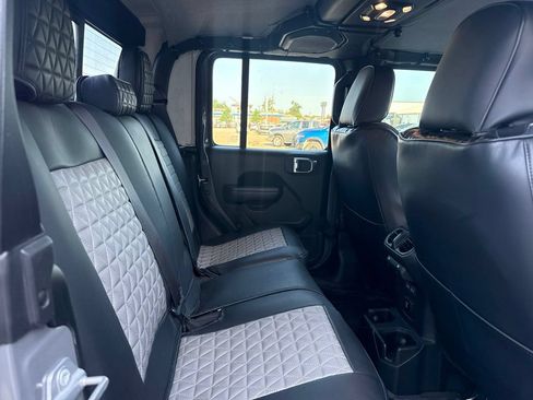 Used 2021 Jeep Gladiator Sport AWD/4WD image 18