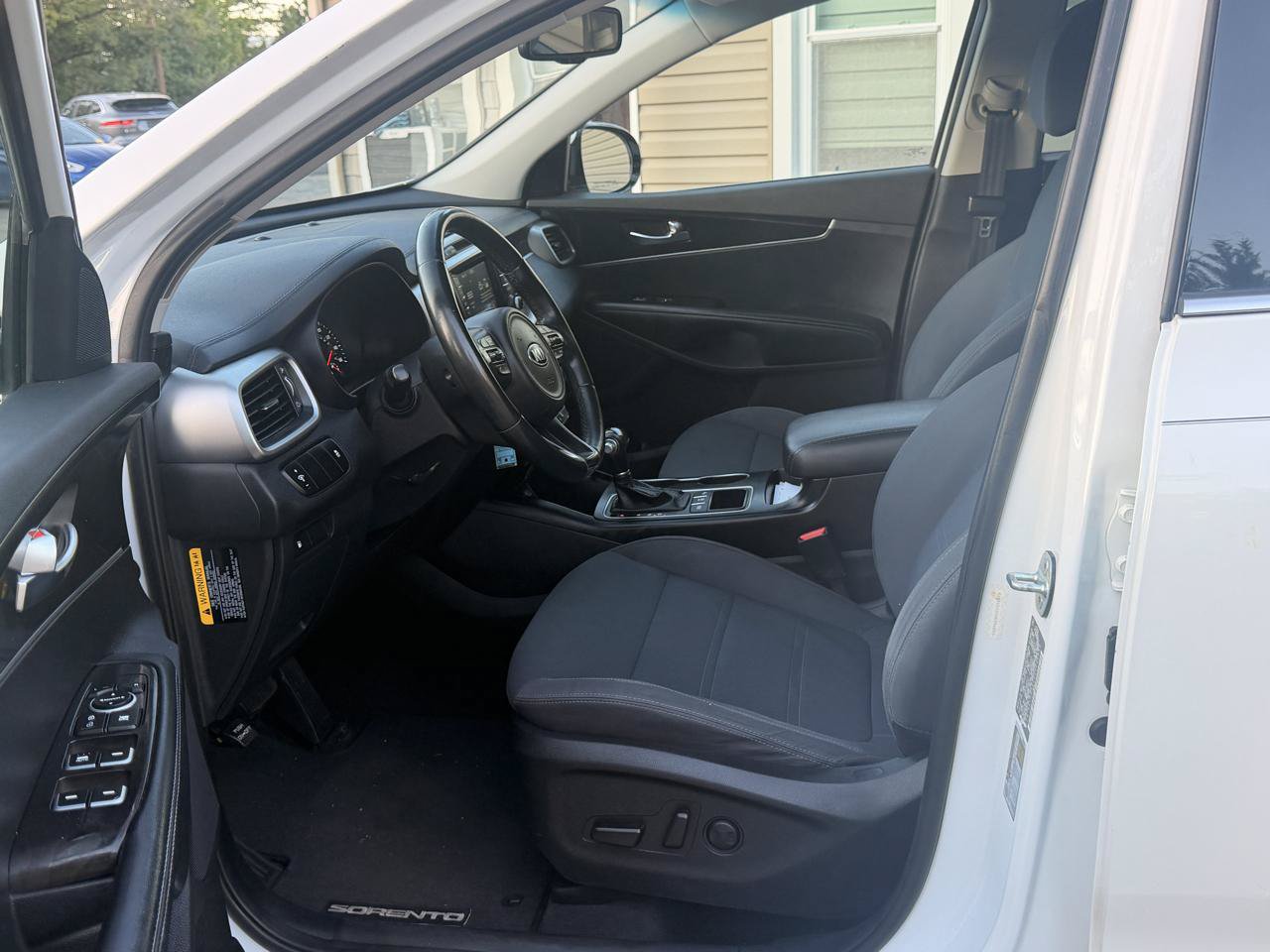 Used 2017 Kia Sorento AWD w/ LX Convenience Package image 18