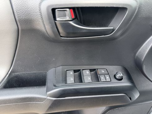 Used 2023 Toyota Tacoma SR image 9