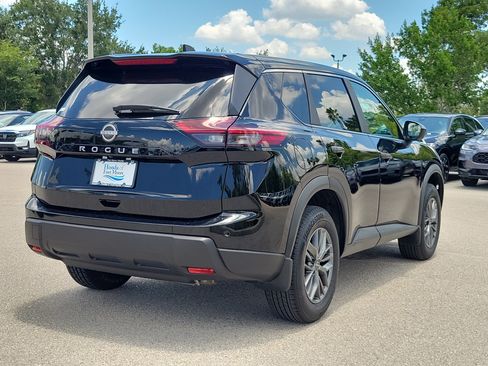 Used 2024 Nissan Rogue S FWD image 6