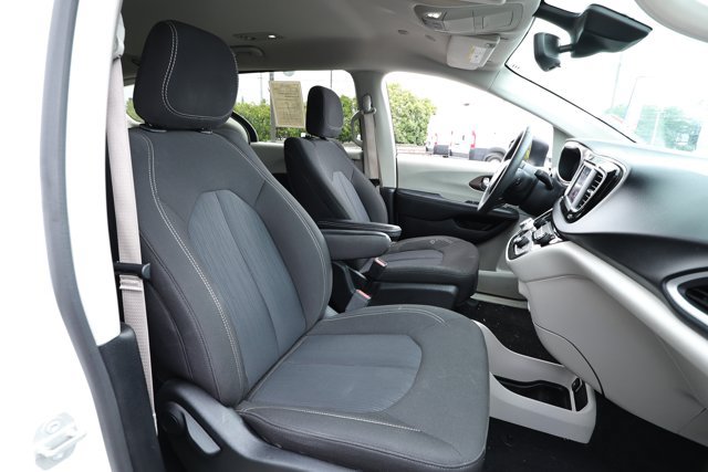 Used 2023 Chrysler Voyager LX FWD image 26