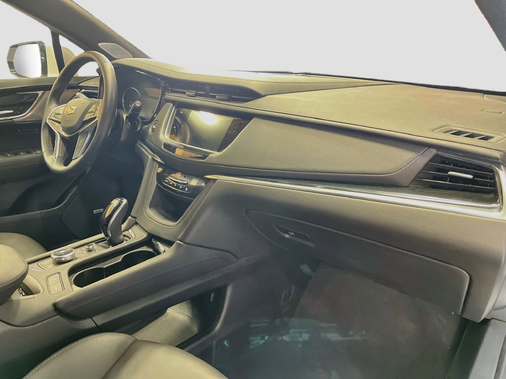 Used 2025 Cadillac XT5 Premium Luxury w/ LPO, Floor Liner Package AWD/4WD image 30