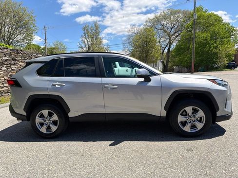 Used 2025 Toyota RAV4 XLE AWD/4WD image 7
