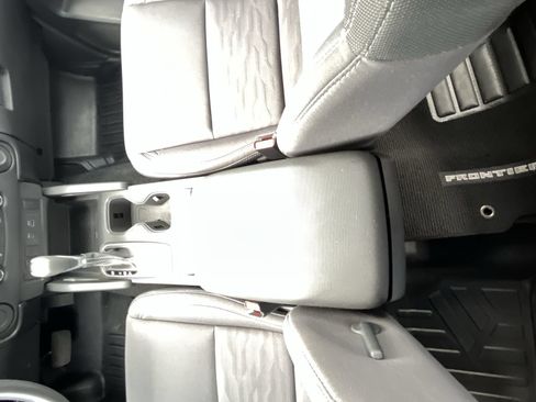 Used 2024 Nissan Frontier SV RWD image 24