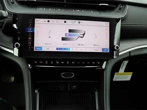 New 2026 Jeep Grand Cherokee Altitude image 21