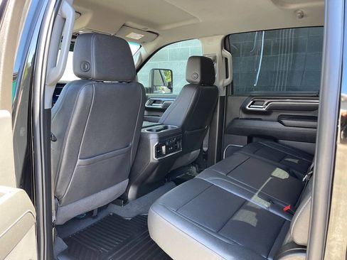 Used 2025 Chevrolet Silverado 3500 LTZ w/ LTZ Plus Package AWD/4WD image 17