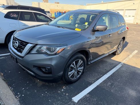 Used 2019 Nissan Pathfinder SL image 10