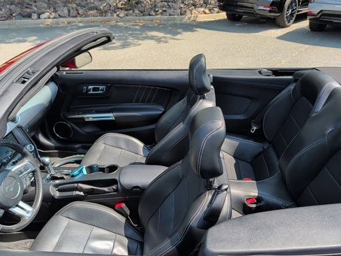 Used 2017 Ford Mustang Premium RWD image 10